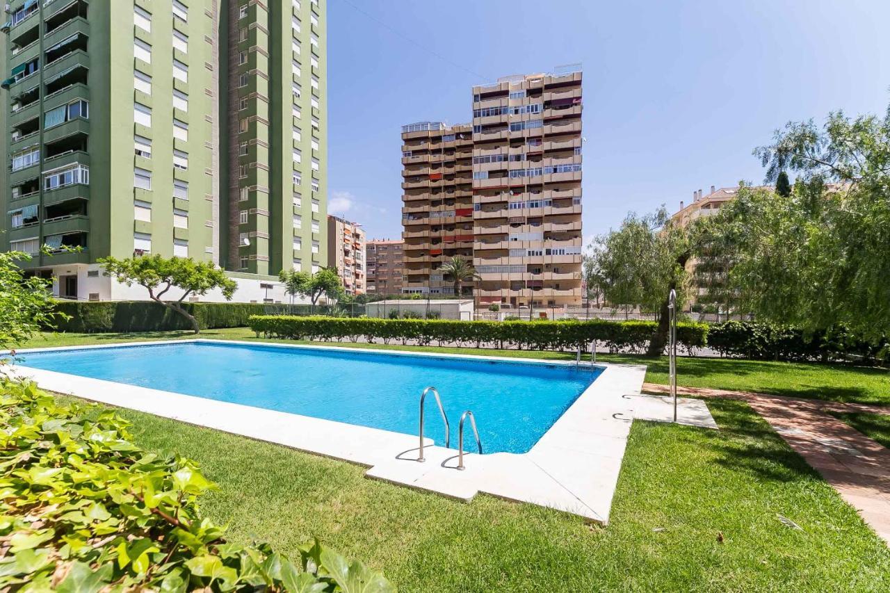Apartamento Renovado, Tu Escapada De Vacaciones Ideal Фуeнхирола Екстериор снимка