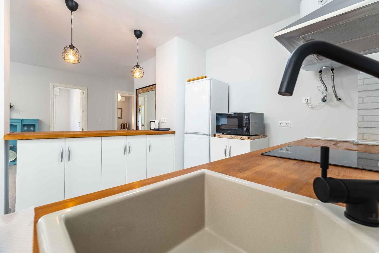 Apartamento Renovado, Tu Escapada De Vacaciones Ideal Фуeнхирола Екстериор снимка