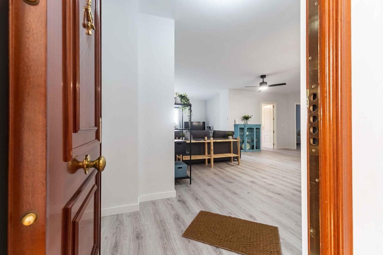 Apartamento Renovado, Tu Escapada De Vacaciones Ideal Фуeнхирола Екстериор снимка