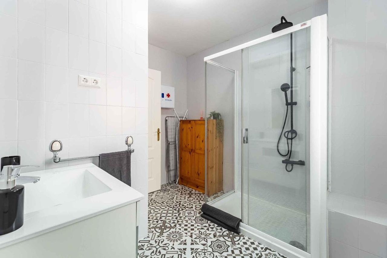 Apartamento Renovado, Tu Escapada De Vacaciones Ideal Фуeнхирола Екстериор снимка