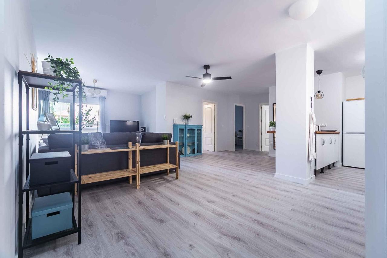 Apartamento Renovado, Tu Escapada De Vacaciones Ideal Фуeнхирола Екстериор снимка