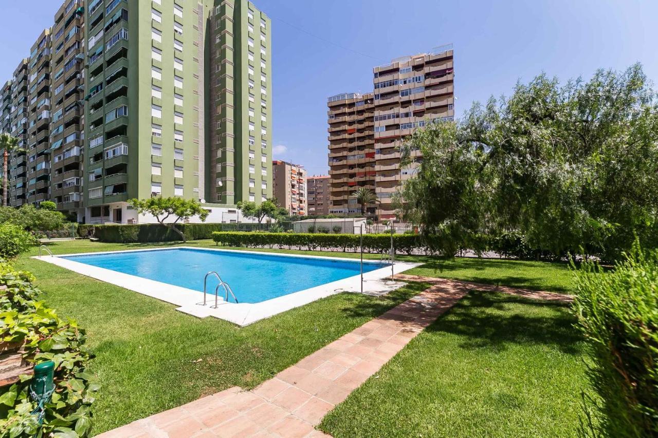 Apartamento Renovado, Tu Escapada De Vacaciones Ideal Фуeнхирола Екстериор снимка